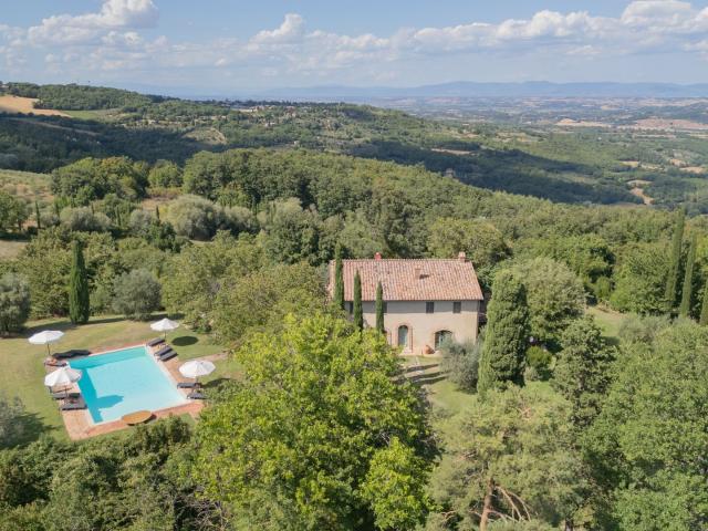 Propietà incredibile in straordinaria posizione panoramica 590m² Cetona