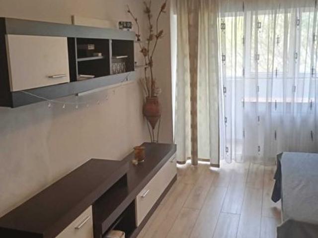 Propietar inchiriez garsoniera cu fainosag