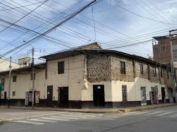 Propiedad Comercial de 760 m2 en Esquina en el Centro de Huancayo