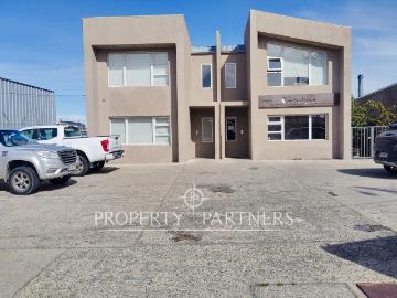Propiedad Comercial en Arriendo, Ideal para Clínica, Consultas u Oficinas, Punta Arenas