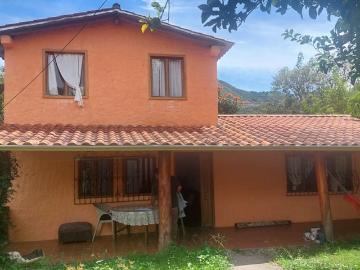 Propiedad con dos casas a sólo 7 minutos del centro