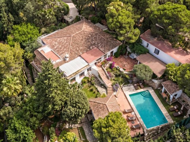 Propiedad con gran parcela y potencial para Boutique Hotel o. 708m² Benahavís