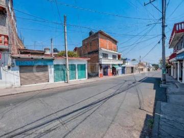 PROPIEDAD CON LOCALES, 2 DEPARTAMENTOS Y UN CONSULTORIO EN ALTAVISTA CUERNAVACA