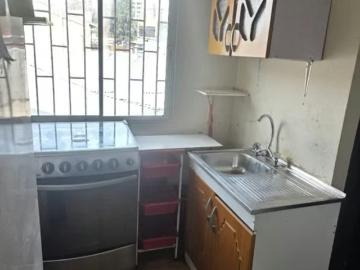 Propiedad de uso comercial y habitacional ubicada en eje central de Avenida La Florida. 2 Espacio, 142000. 00 en La Florida