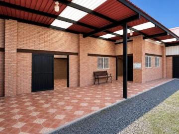 PROPIEDAD DE USOS MULTIPLES EN FRACC. VALLE REAL, ARTEAGA
