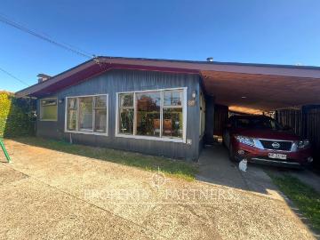 Propiedad en sector Regional, excelente conectividad, dos casas, dos departamentos y cabaña