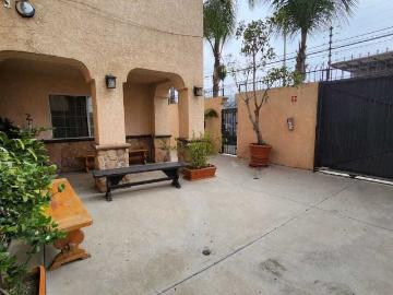 Propiedad en rosarito ideal para asilo casa de recuperacion escuela etc