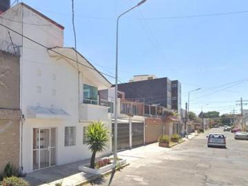 propiedad en una excelente ubicación cerca de escuelas parques y hospitales