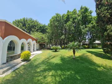 PROPIEDAD EN VENTA CON ALBERCA