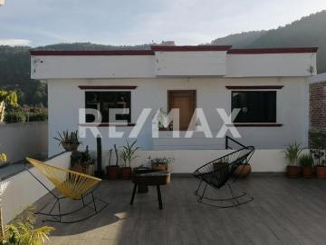 Propiedad en venta con 3 departamentos