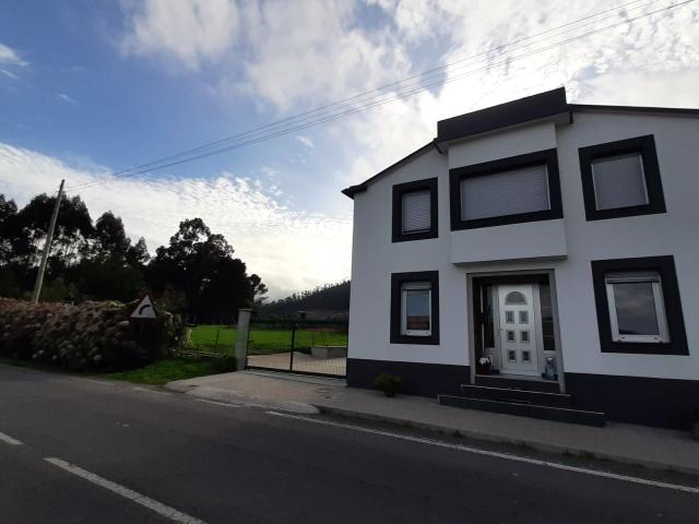 Propiedad en venta en A Coruña, Mañon