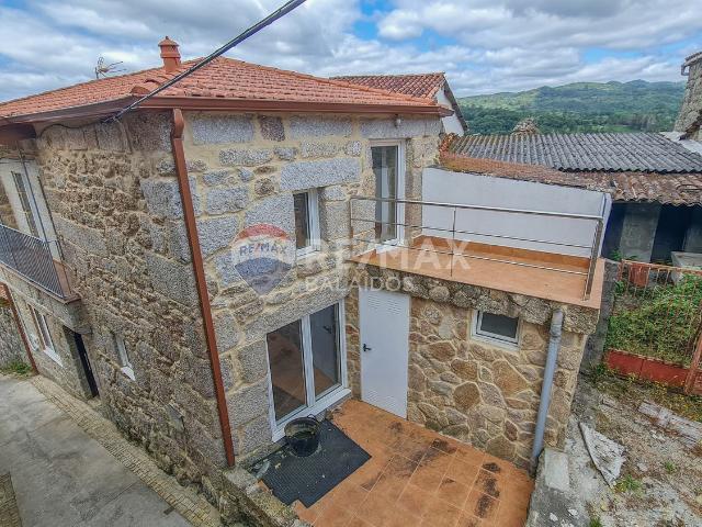 Propiedad en venta en Ourense, Cenlle