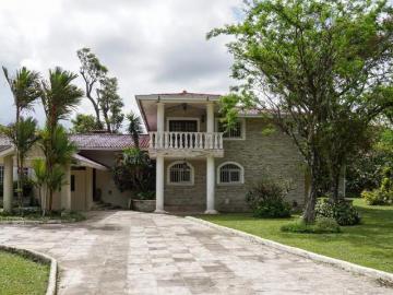 Propiedad para Remodelar en Venta en El Valle