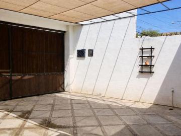 Propiedad Única en la Panorámica: Casa + Departamento + Local + Cochera