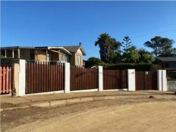 Propiedades de playa El Quisco | venta | ¡Casa Equipada a Pasos de la Playa en El Quisco!:clf 4990.00