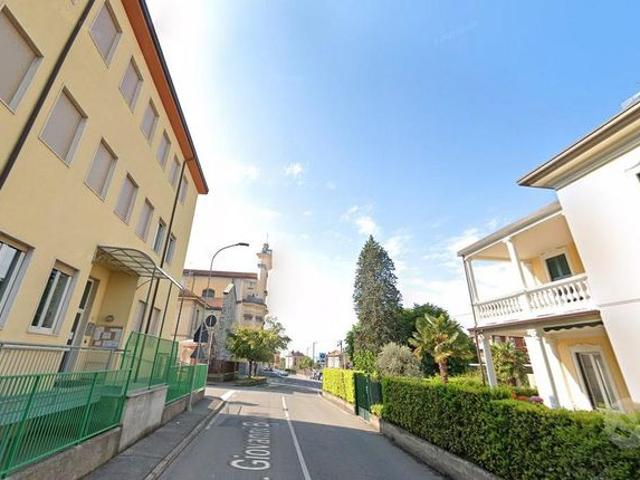 Proponiamo bilocale Arosio con posto auto