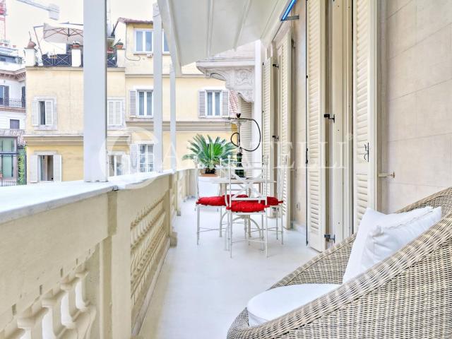 Proponiamo in vendita uno splendido appartamento appena rist. 115m² Roma