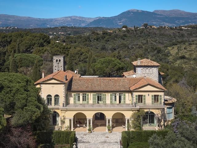 Proposé par le Private Desk de Côte d?Azur Sotheby?s Interna. 2851m² Biot