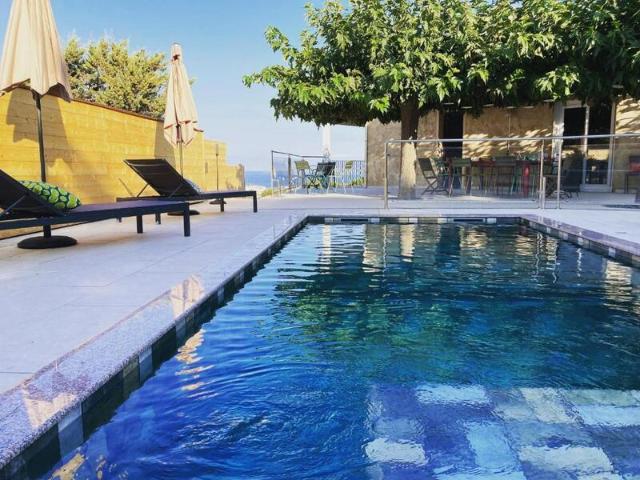 Propriano Sud Corse, propriété exclusive de 265 m2, piscine et vue mer