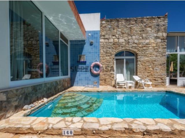 Propriedade Única em Zona Privilegiada com Vista Mar e Piscina Loulé
