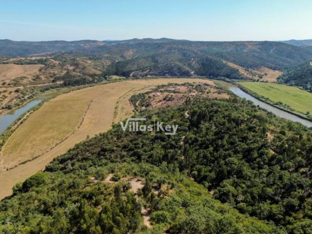PROPRIEDADE ÚNICA, LADEADA PELO RIO MIRA NO PARQUE NATURAL DO SW ALENTEJO E COSTA VICENTINA