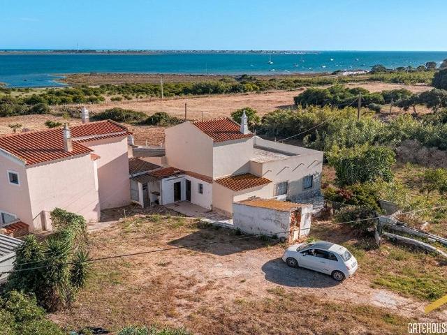 Propriedade à beira mar para renovação em Fuzeta, Algarve Le. 70m² Moncarapacho e Fuseta