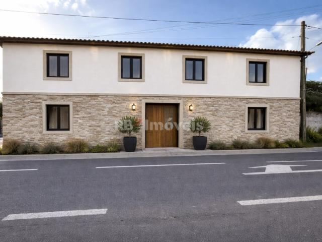 Propriedade com 14 840 m2 c/ Moradia p/ recuperar Abrantes