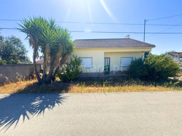 Propriedade com 2 moradias e terreno 193m² Achete, Azóia de Baixo e Póvoa de Santarém