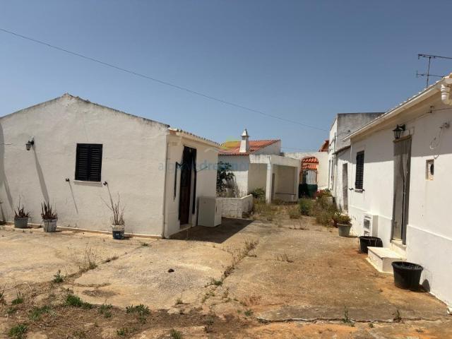 Propriedade com Prédio Urbano e Terreno Rústico em Pata de Baixo, Albufeira