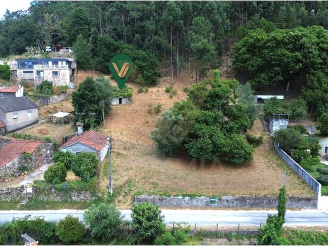 Propriedade com Ruína e Possibilidade de Destaque Brandara, Ponte de Lima