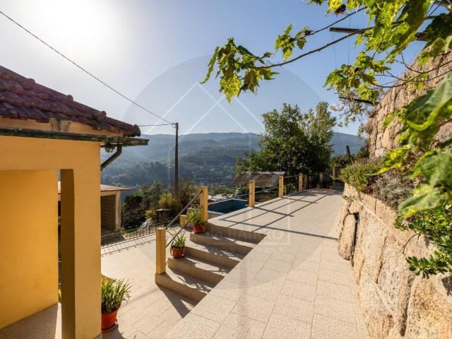 Propriedade com Vista Panorâmica para o Douro Moradia e Terr. 67m² Penha Longa e Paços de Gaiolo