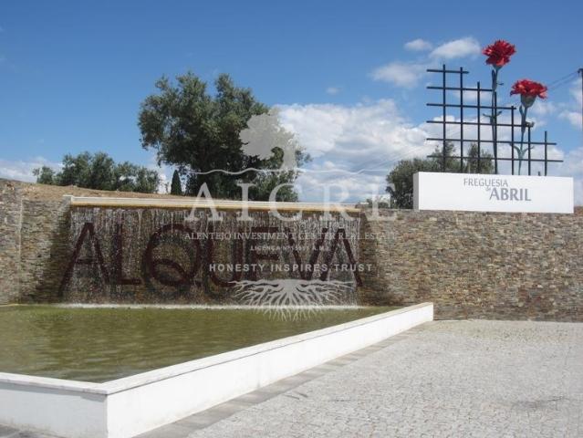 Propriedade de Excelência junto à Barragem do Alqueva – 22 Hectares com Restaurante pronto a funcionar, Habitação e Infraestruturas Agrícolas