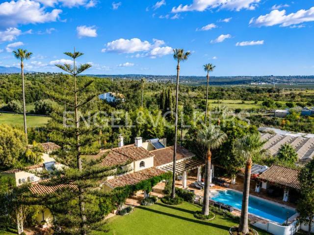 Propriedade de Luxo no Algarve – Casa Familiar de Topo ou Investimento de Elite