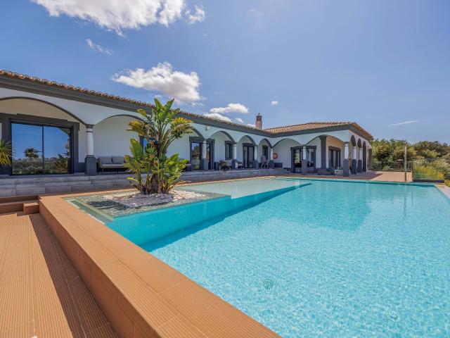 Propriedade de luxo no campo para aluguel de longo prazo em Tunes, Silves | Vila de 7 quartos com piscina infinita, estábulos e potencial de desenvolvimento, Silves, Tunes