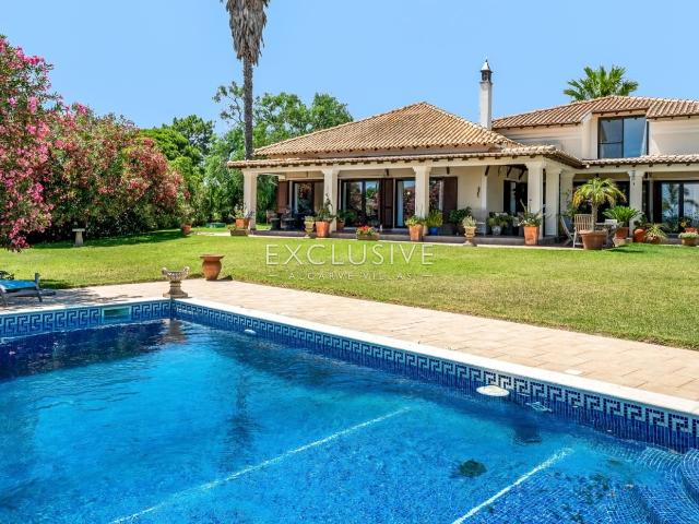 Propriedade em estilo de casa de campo à venda em Caramujeir. 209m² Lagoa e Carvoeiro