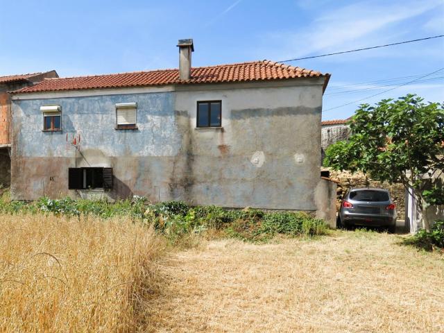 Propriedade espaçosa com 3 quartos localizada numa vila agra. 152m² Miranda Do Corvo