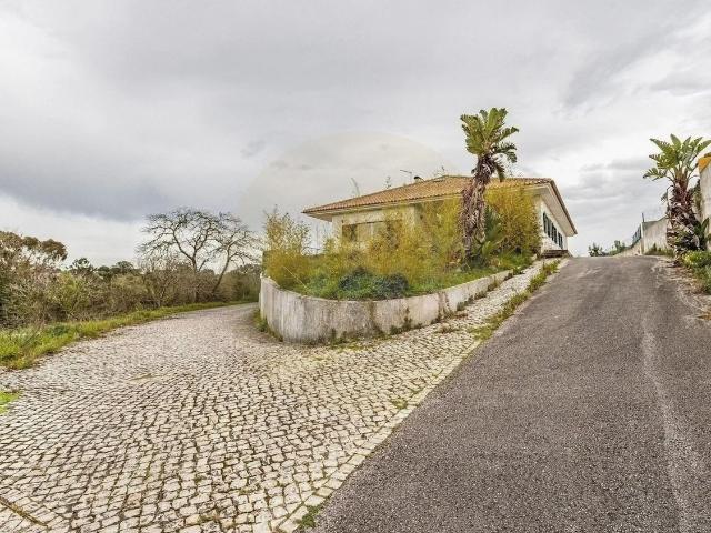 Propriedade Exclusiva em Sesimbra com 7.500m² | Moradia de 529m²