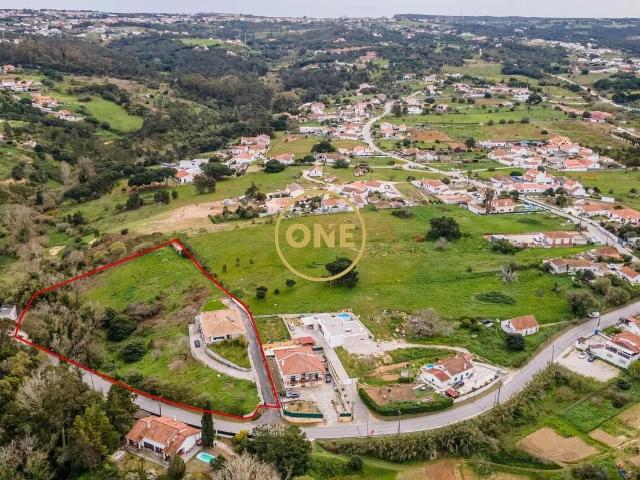 Propriedade Exclusiva em Sesimbra com 7.500m² | Moradia de 529m², Privacidade e Natureza