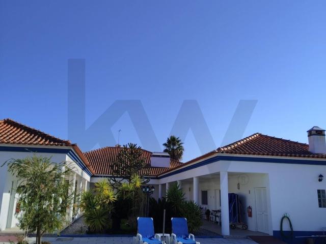 Propriedade Exclusiva no Alentejo: Alojamento Local com Potencial para Eventos e Glamping