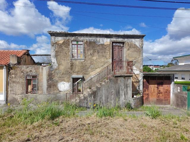 Propriedade Mista para Reconstrução Isenta de Licença em Santiago de Riba Ul, OAZ