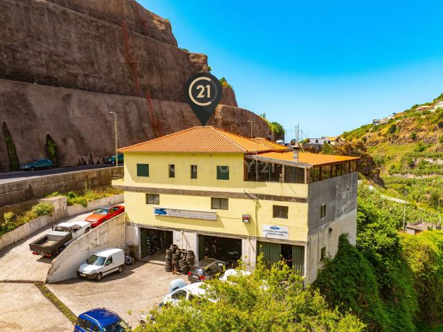 Propriedade Multifuncional, Moradia na Ponta do Sol com Habitação + Negócio e Potencial de Renda