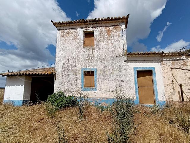 Propriedade no Alentejo com Grande Potencial Turístico e Agrícola perto da Barragem da Rocha