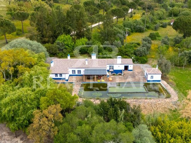 Propriedade no Alentejo | Montemor o Novo | A uma hora de Li. 200m² Cortiçadas de Lavre e Lavre
