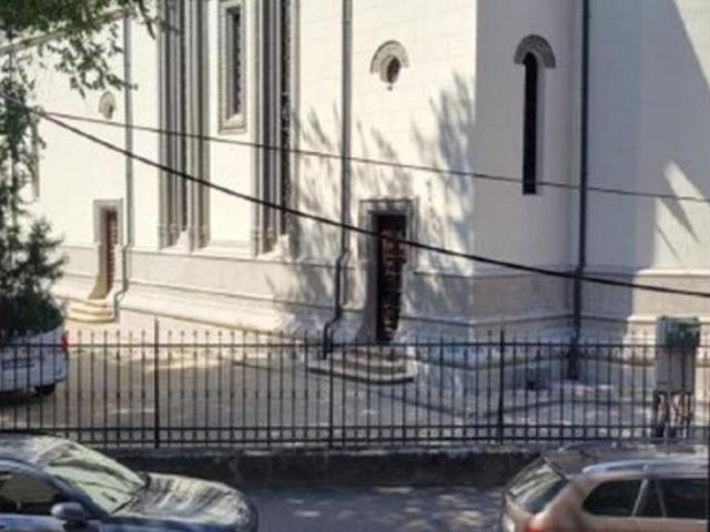 PROPRIERTAR INCHIRIEZ ap. 2 CAM, parter inalt str.ARMENEASCA colț cu Bd.CAROL