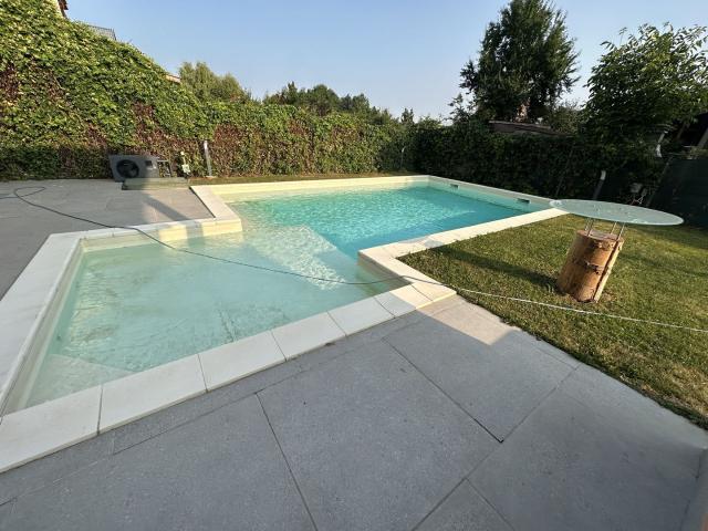 Proprietate cu piscina Dumbravita