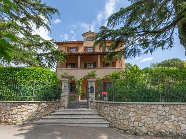 Proprietà straordinaria a Cetona 645m² Cetona