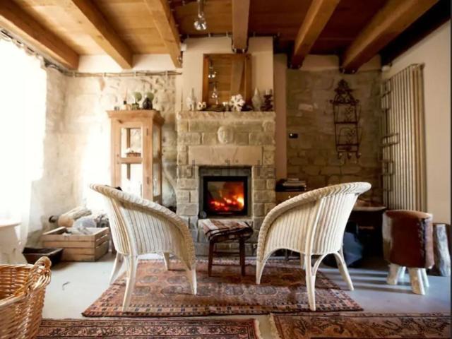 Proprietà rustica in vendita di 146 m² in Via Castel Brandola