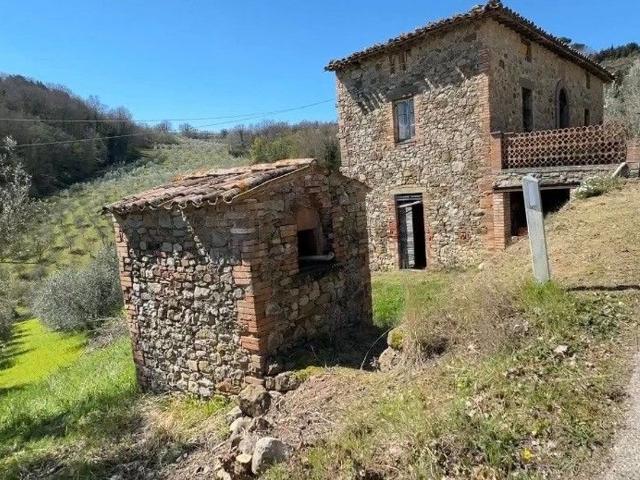 Rustici e casali in vendita di 149 m² in Via Poggio Lipparoni