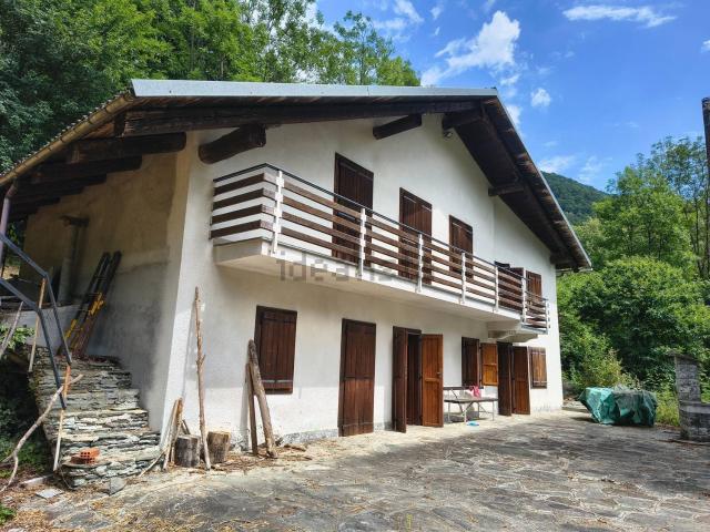 Proprietà rustica in vendita di 152 m² in Via Torino, 28