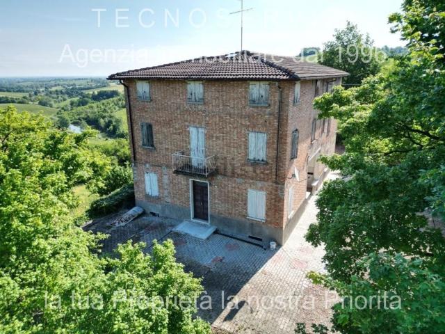 Proprietà rustica in vendita di 155 m² in Via Puglie